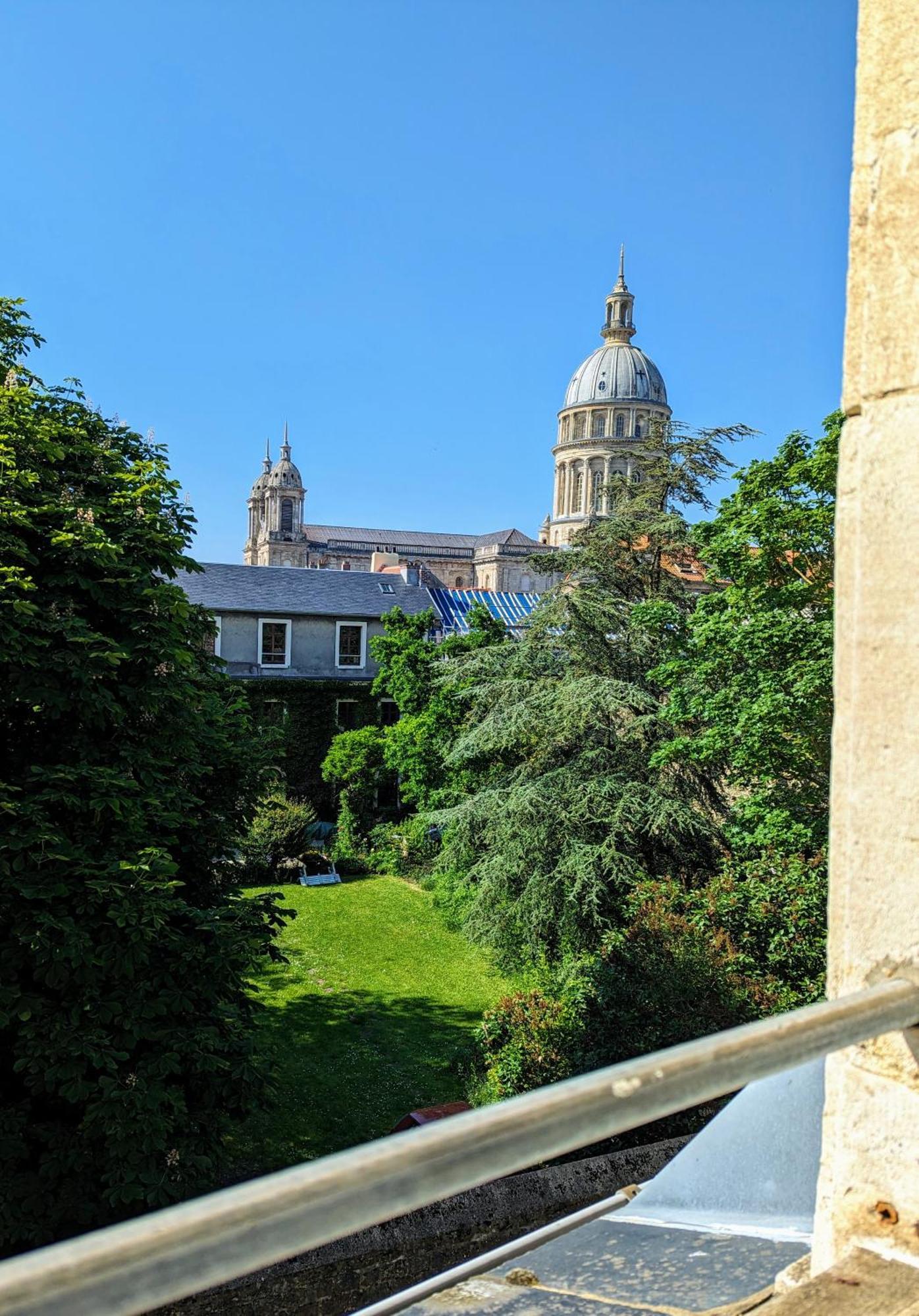 Vue Basilique, Au Coeur De La Vieille Ville Булон сюр Мер Екстериор снимка